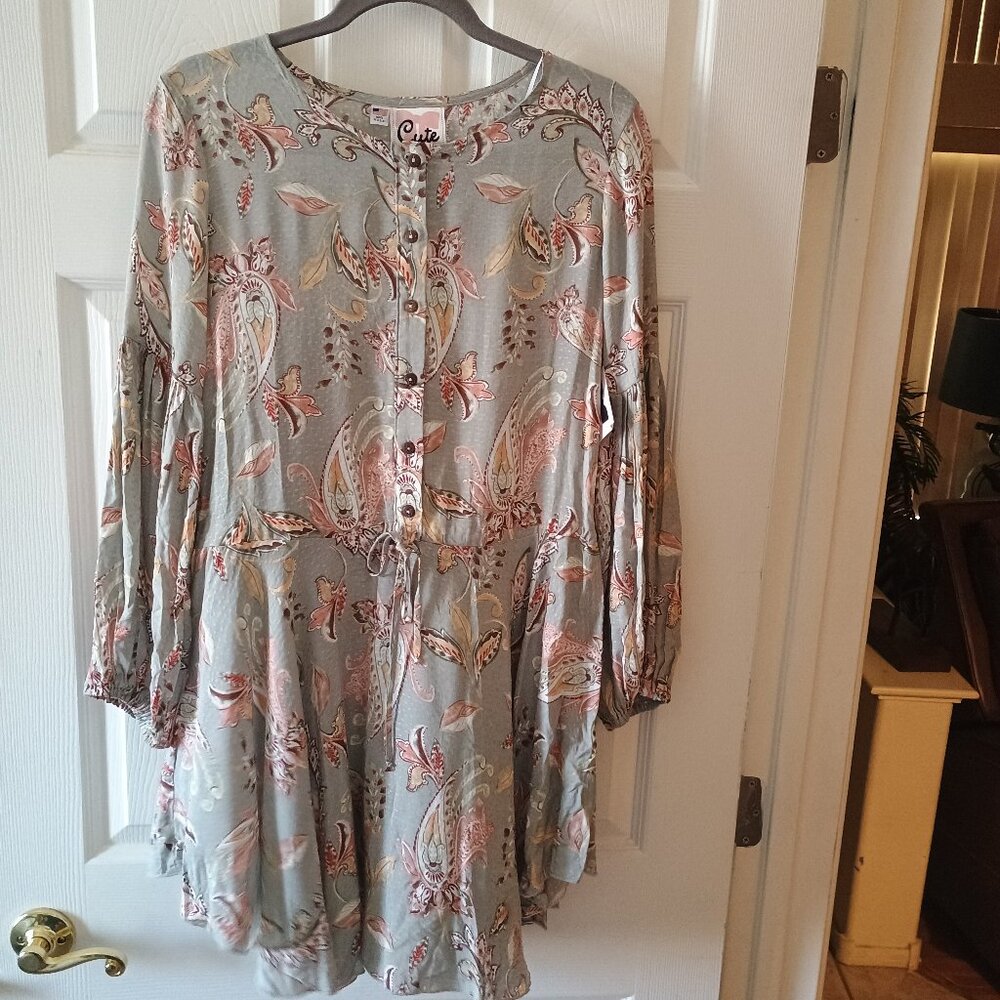 NWT Cute by Daisy Long Sleeve Scalloped Hem Printed Mini Dress Size S